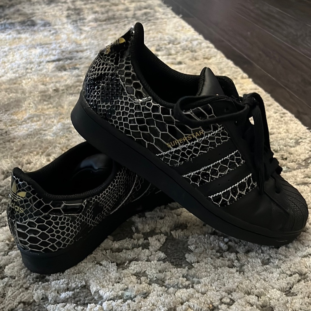 Adidas superstar snake print 8